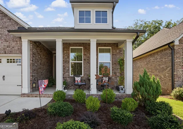 Photo 3 of Single family home for sale at 308 Carriage Glen Ln, Woodstock, GA 30188 | MLS# 10807054 | Listing updated on 2026-08-06
