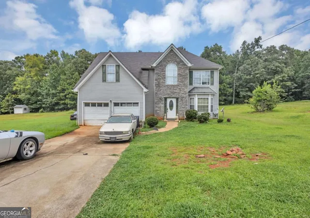 Photo 1 of Sale Pending at 547 Zoie Ln, Palmetto, GA 30268 | MLS# 10823554 | Listing updated on 2026-10-01