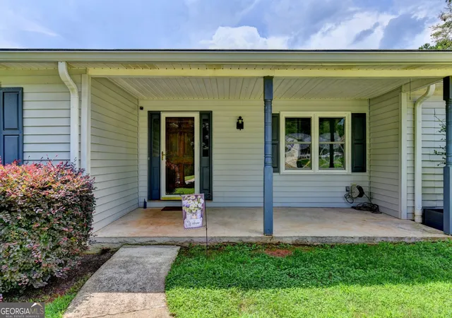 Photo 3 of Single family home for sale at 4410 Meadow Trl, Cumming, GA 30028 | MLS# 10822253 | Listing updated on 2026-09-13