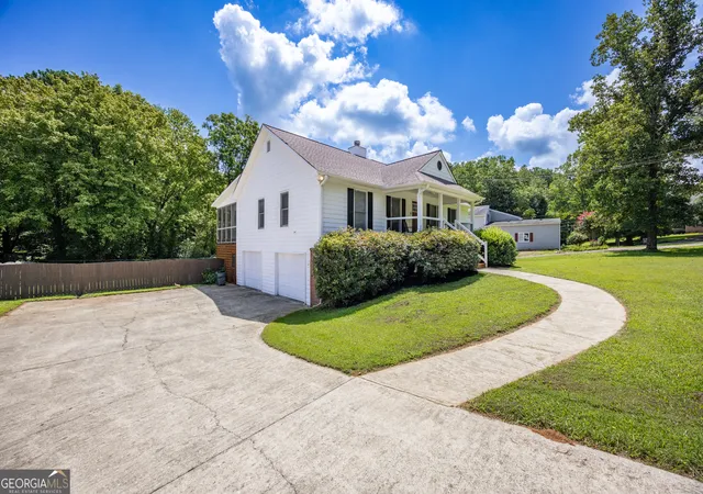 Photo 2 of Single family home for sale at 31 Mcwhorter St, Jasper, GA 30143 | MLS# 10824675 | Listing updated on 2026-09-21