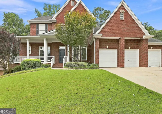 Photo 2 of Single family home for sale at 247 Highwoods Pkwy, Newnan, GA 30265 | MLS# 10825176 | Listing updated on 2026-09-11