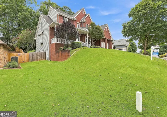 Photo 2 of Single family home for sale at 247 Highwoods Pkwy, Newnan, GA 30265 | MLS# 10825176 | Listing updated on 2026-10-16