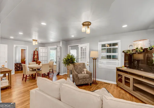 2nd image of 198 Joe Louis Dr Nw, Atlanta, GA 30314 | MLS# 10768369