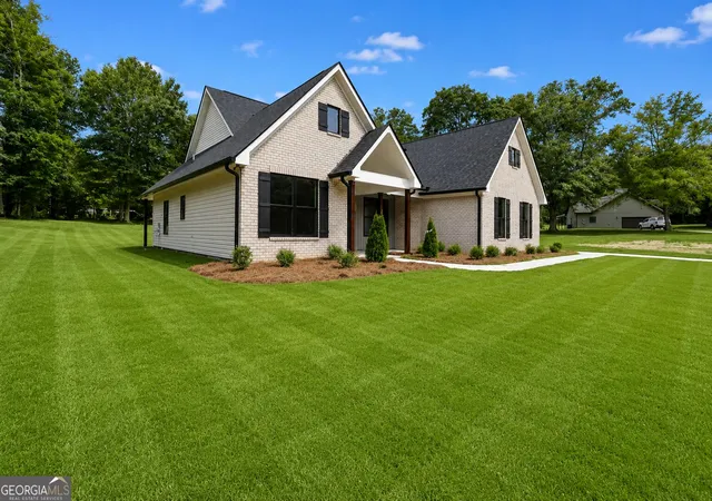 Photo 3 of Single family home for sale at 203 Mckneely Rd, Milner, GA 30257 | MLS# 10836138 | Listing updated on 2026-10-08