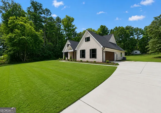 Photo 3 of Single family home for sale at 203 Mckneely Rd, Milner, GA 30257 | MLS# 10836138 | Listing updated on 2026-10-08