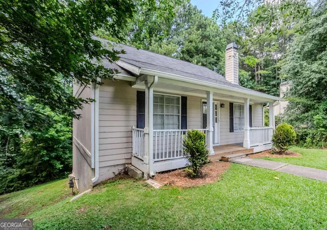 Photo 2 of Sale Pending at 3822 Conley Downs Ln, Decatur, GA 30034 | MLS# 10740021 | Listing updated on 2026-08-17