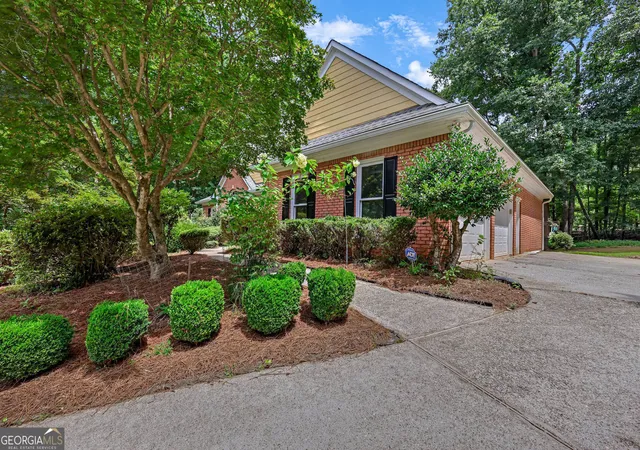 Photo 3 of Single family home for sale at 175 Pinevale Ct, Fayetteville, GA 30215 | MLS# 10811646 | Listing updated on 2026-09-17