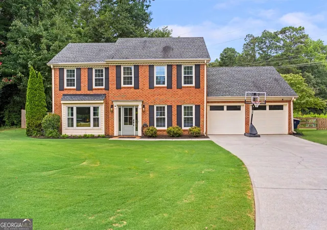 Photo 2 of Sale Pending at 663 Parkcrest Pl Ne, Marietta, GA 30068 | MLS# 10819782 | Listing updated on 2026-08-11