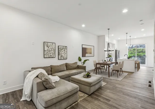 Photo 2 of Townhouse for sale at 1261 Chelsea Cir Nw, Atlanta, GA 30318 | MLS# 10708595 | Listing updated on 2026-09-09