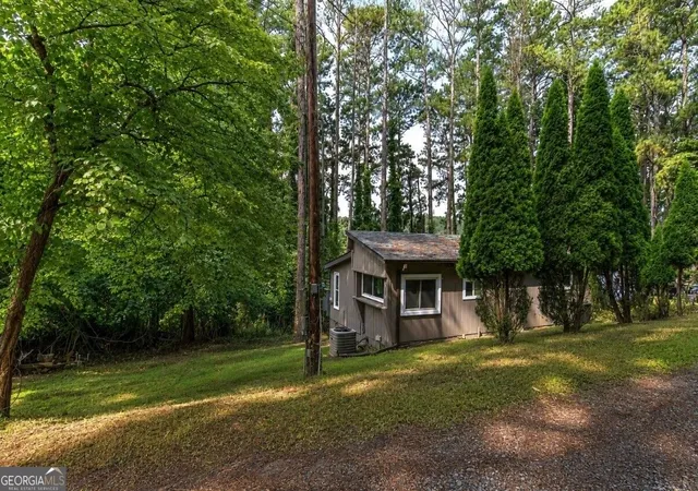 Photo 3 of Manufactured home for sale at 135 Marina Ct, Canton, GA 30114 | MLS# 10826922 | Listing updated on 2026-09-16