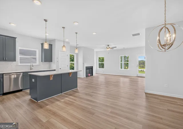Photo 4 of Single family home for sale at 103 Summerfield Pl Dr, Carrollton, GA 30117 | MLS# 10827298 | Listing updated on 2026-10-07