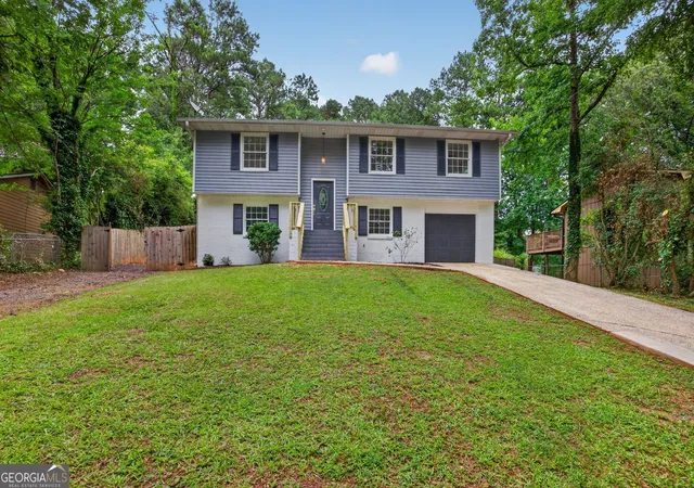 Photo 2 of Single family home for sale at 657 Overlook Ct, Jonesboro, GA 30238 | MLS# 10787181 | Listing updated on 2026-09-21