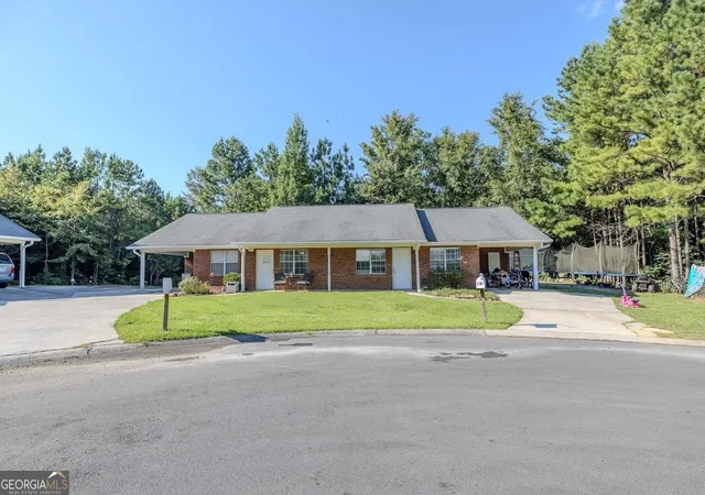 1st image of 15 Oakcrest Trl Ne, Rome, GA 30165 | MLS# 10586838