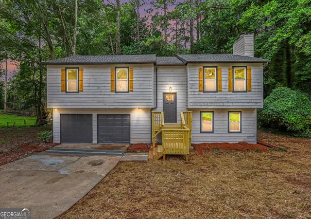 2nd image of 5055 S Woodbridge Trl, Stone Mountain, GA 30088 | MLS# 10821862