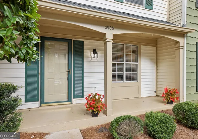 Photo 3 of Townhouse for sale at 2906 Queen Anne Ct, Sandy Springs, GA 30350 | MLS# 10835667 | Listing updated on 2026-09-11