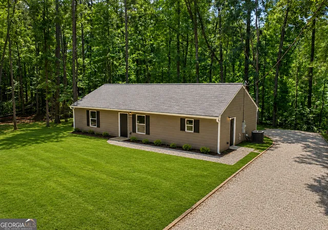 Photo 1 of Sale Pending at 139 Fairlane Dr, Martin, GA 30557 | MLS# 10802482 | Listing updated on 2026-08-31