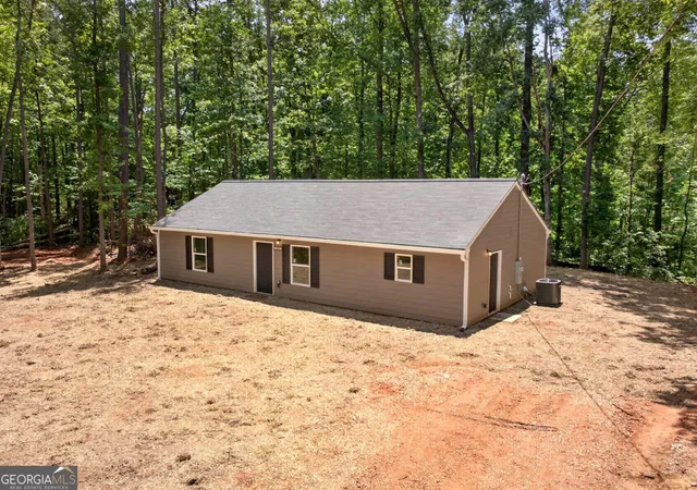 Photo 2 of Sale Pending at 139 Fairlane Dr, Martin, GA 30557 | MLS# 10802482 | Listing updated on 2026-08-31