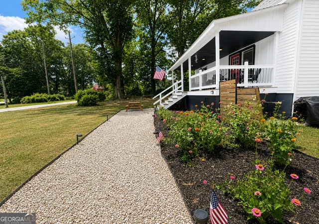 2nd image of 30 Church St, Carnesville, GA 30521 | MLS# 10805657
