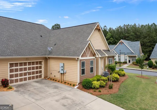 4th image of 6 William Dr NE, White, GA 30184