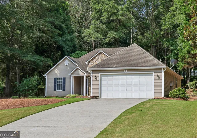 Photo 3 of Sale Pending at 3050 Mill Cir, Monroe, GA 30655 | MLS# 10815059 | Listing updated on 2026-09-14
