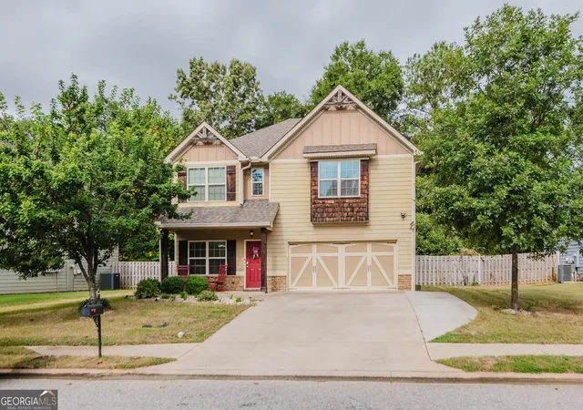 Photo 2 of Single family home for sale at 211 Wild Azalea Dr, Perry, GA 31069 | MLS# 10836438 | Listing updated on 2026-09-14