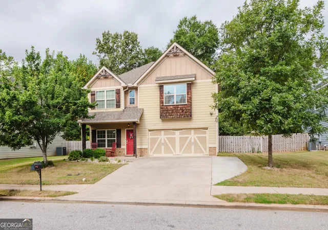 Photo 2 of Single family home for sale at 211 Wild Azalea Dr, Perry, GA 31069 | MLS# 10836438 | Listing updated on 2026-09-14
