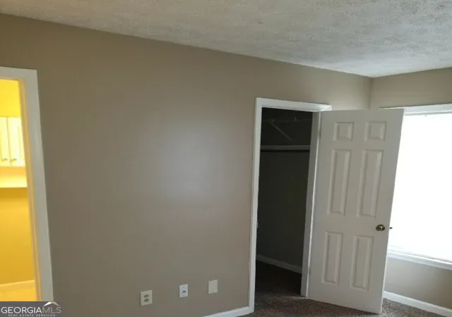 Photo 3 of Townhouse for sale at 1022 Thornwoode Ln, Stone Mountain, GA 30083 | MLS# 10742238 | Listing updated on 2026-09-13