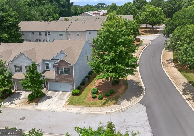Photo 2 of Townhouse for sale at 2573 Parkwood Cvs Dr, Atlanta, GA 30340 | MLS# 10804830 | Listing updated on 2026-10-22