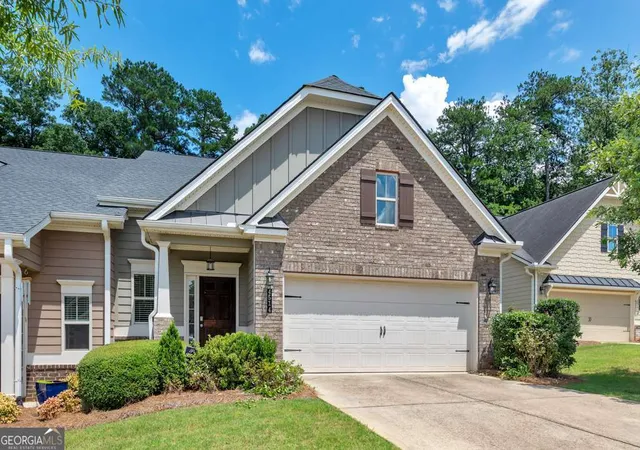 Photo 2 of Townhouse for sale at 4514 Grenadine Cir, Acworth, GA 30101 | MLS# 10806843 | Listing updated on 2026-09-11
