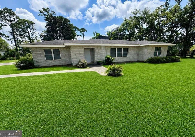 Photo 1 of Single family home for sale at 1002 Jackson St Ext, Vidalia, GA 30474 | MLS# 10836600 | Listing updated on 2026-09-14
