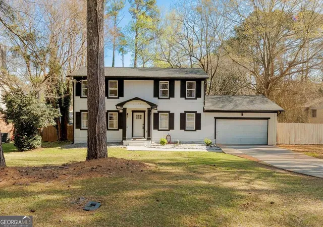 Photo 3 of Single family home for sale at 2328 Carnes Rd, Jonesboro, GA 30236 | MLS# 10716103 | Listing updated on 2026-09-18