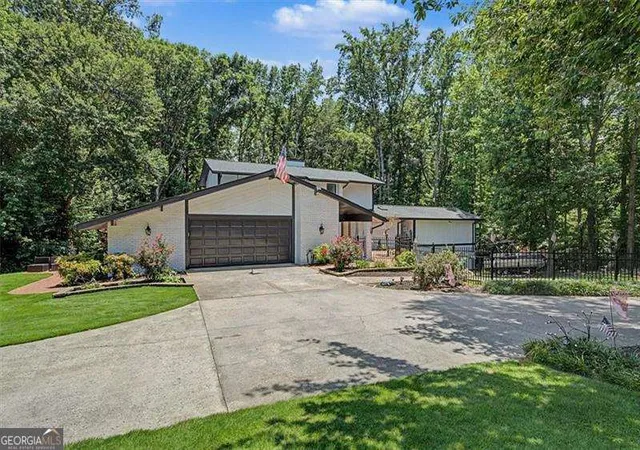 2nd image of 3595 Canon Creek Dr, Cumming, GA 30041 | MLS# 10803514