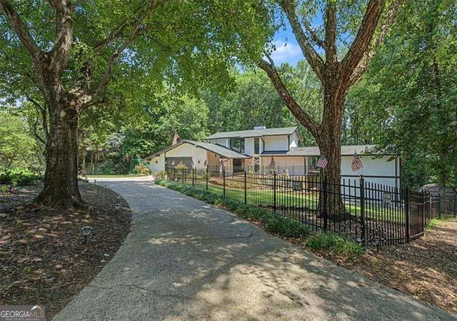 5th image of 3595 Canon Creek Dr, Cumming, GA 30041 | MLS# 10803514