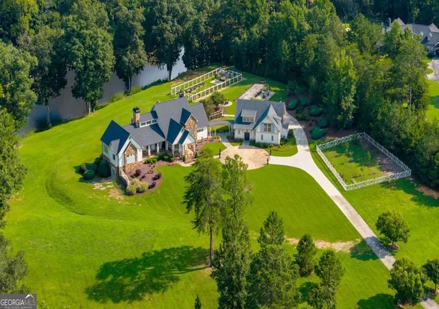 Photo 3 of Mansion for sale at 525 N River Rd Ne, Rome, GA 30161 | MLS# 10822962 | Listing updated on 2026-09-12