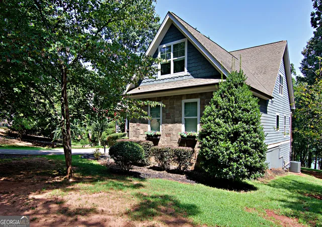 Photo 3 of Mansion for sale at 231 Stelling Dr, Townville, SC 29689 | MLS# 10826673 | Listing updated on 2026-08-29