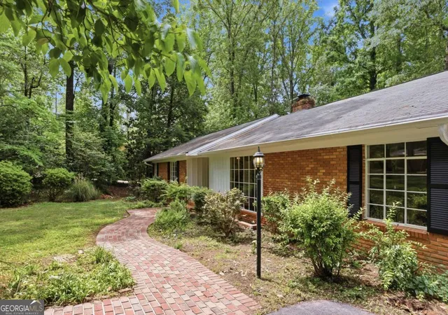 Photo 2 of Single family home for sale at 544 Bouldercrest Dr Sw, Marietta, GA 30064 | MLS# 10809417 | Listing updated on 2026-09-18
