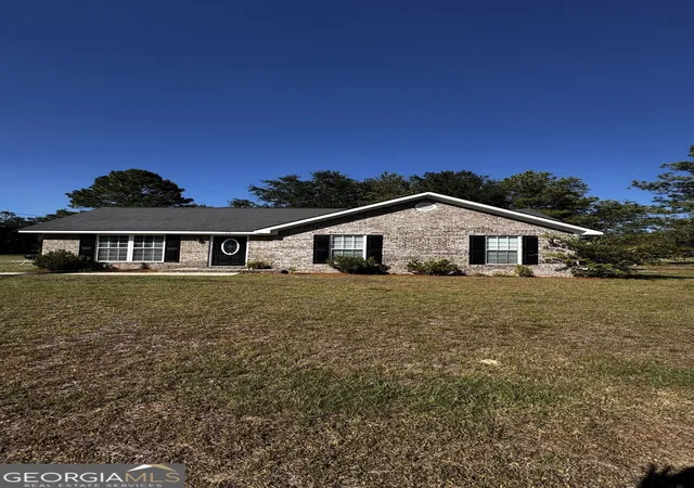 Photo 2 of Single family home for sale at 122 Pearson St, Reidsville, GA 30453 | MLS# 10829298 | Listing updated on 2026-09-03