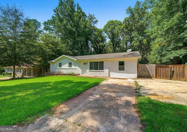 Photo 3 of Single family home for sale at 3740 Lavilla Dr, Powder Springs, GA 30127 | MLS# 10824725 | Listing updated on 2026-09-18