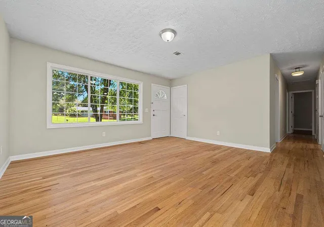 Photo 4 of Single family home for sale at 3740 Lavilla Dr, Powder Springs, GA 30127 | MLS# 10824725 | Listing updated on 2026-09-23