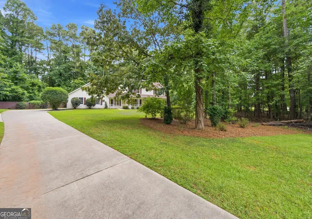 2nd image of 175 Old Mill Pt, Fayetteville, GA 30214 | MLS# 10813601