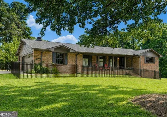 1st image of 381 Chicopee Dr Ne, Marietta, GA 30060 | MLS# 10814990