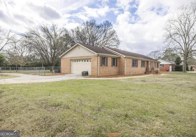 Homes for sale in Macon, GA | 3708 Jones Rd, Macon, GA 31216 | MLS# 10695139