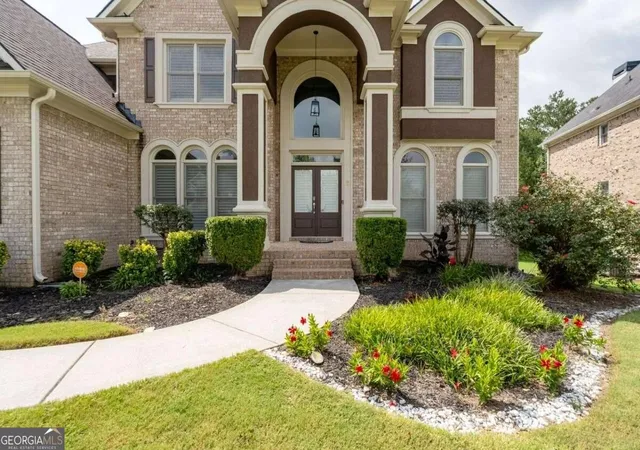 Photo 4 of Sale Pending at 430 Kendrick Ter Sw, Atlanta, GA 30331 | MLS# 10829343 | Listing updated on 2026-10-29