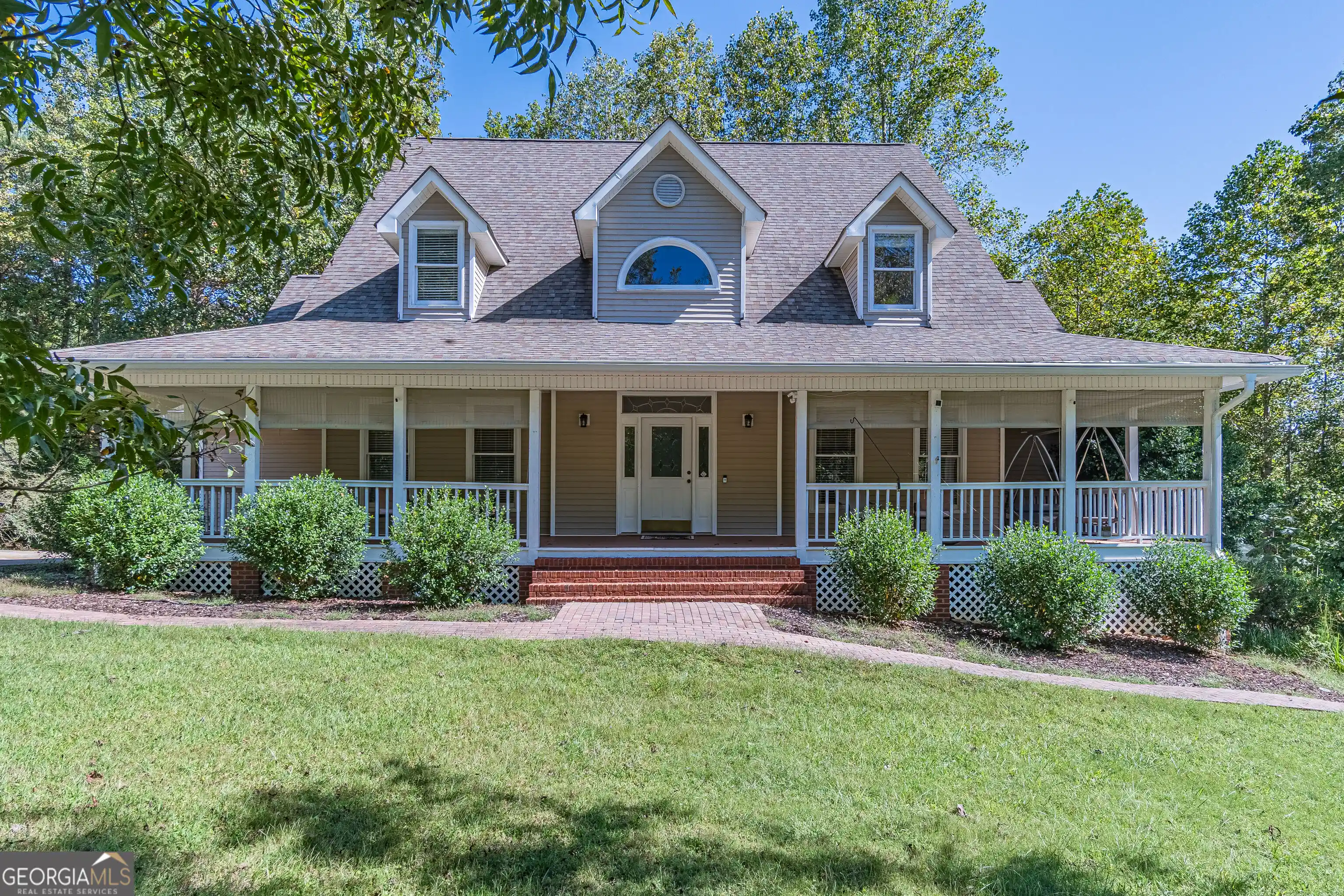 Single family home for sale at 3401 Country Ln, Gainesville, GA 30506 | MLS# 10870119