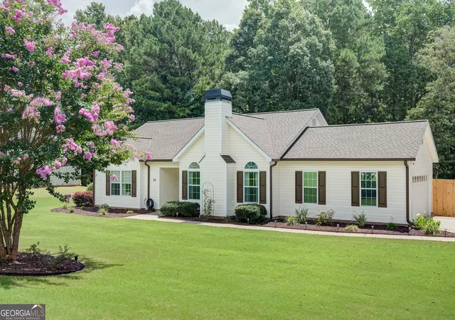 2nd image of 20 Walton Woods Ct, Newnan, GA 30263 | MLS# 10819605