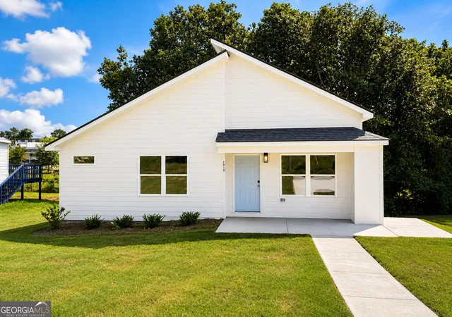 1st image of 1015 Stonewall St, Lagrange, GA 30240 | MLS# 10822806
