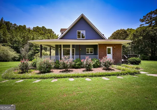Photo 3 of Single family home for sale at 160 River Ln, Covington, GA 30016 | MLS# 10818782 | Listing updated on 2026-09-16