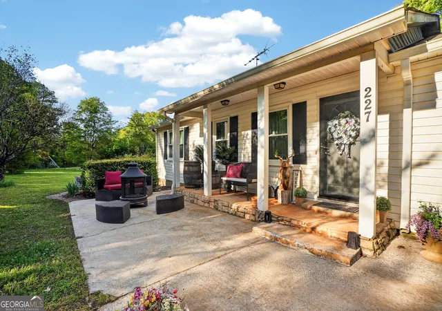 Photo 2 of Sale Pending at 227 Shady Ln, Williamson, GA 30292 | MLS# 10830036 | Listing updated on 2026-08-29