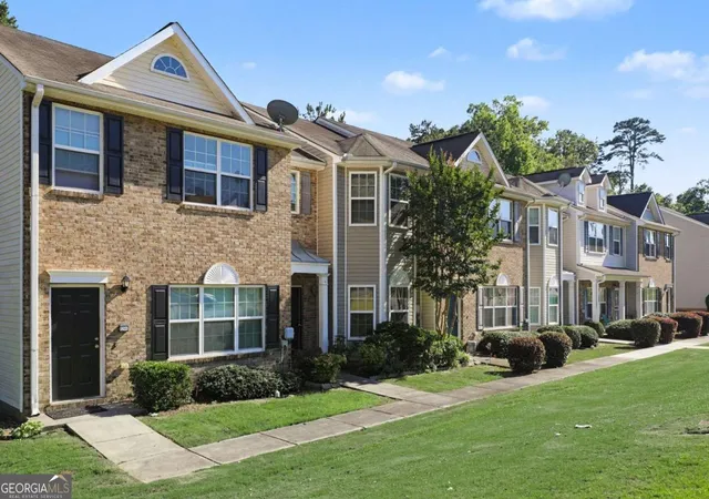 3rd image of 5305 Oakley Commons Blvd, Union City, GA 30291 | MLS# 10779110