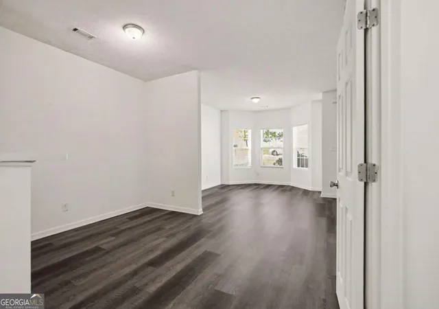 4th image of 5305 Oakley Commons Blvd, Union City, GA 30291 | MLS# 10779110